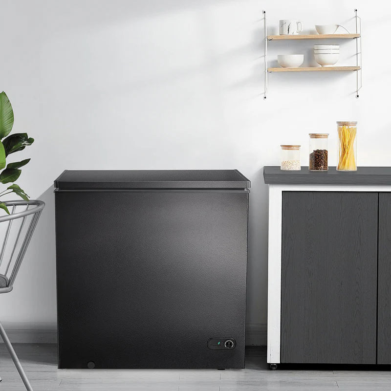 7 Cubic Feet Chest Freezer with Adjustable Temperature Controls