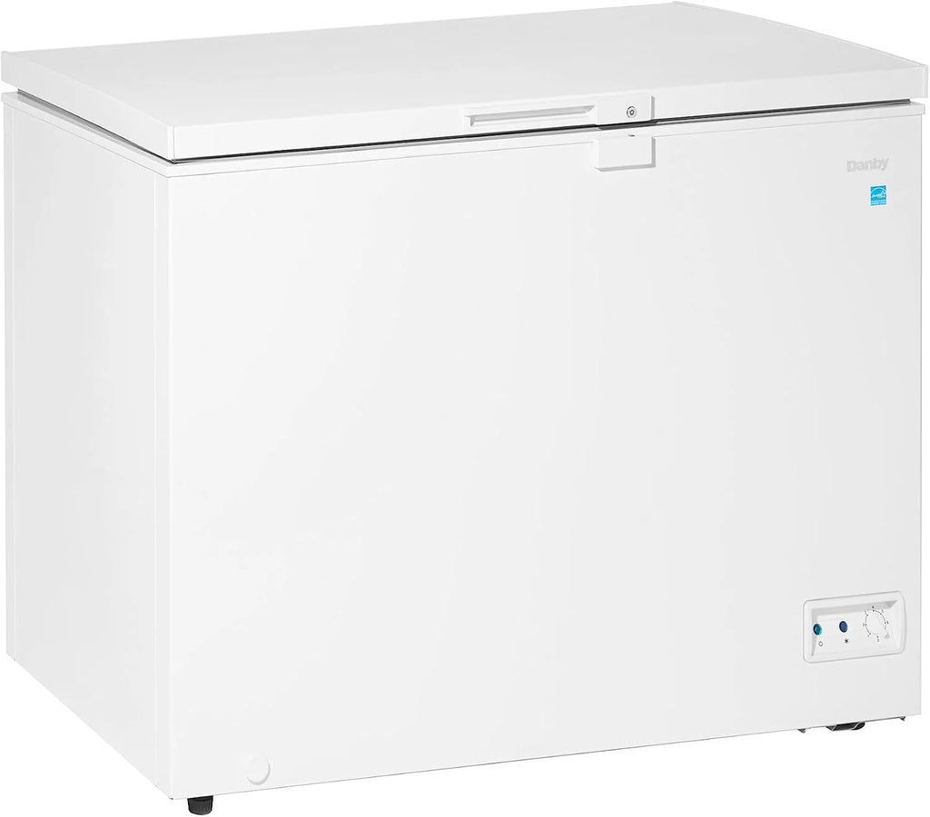 10.00 cu. ft. Chest Freezer in White Garage Ready: Freezer can perform in temperatures from 0°F to 110°F (-17°C to 43°C).1 pcs