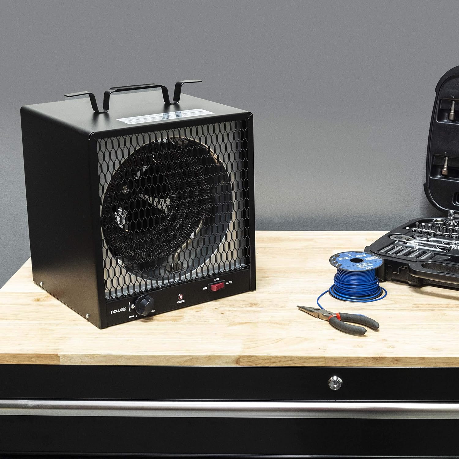 240v Portable Electric Garage Heater, Industrial Strength with Internal Thermostat and Carrying Handle, Heats 600 sq. ft. with 6-30R Plug, Perfect for Garages, Workshops and More1 pcs