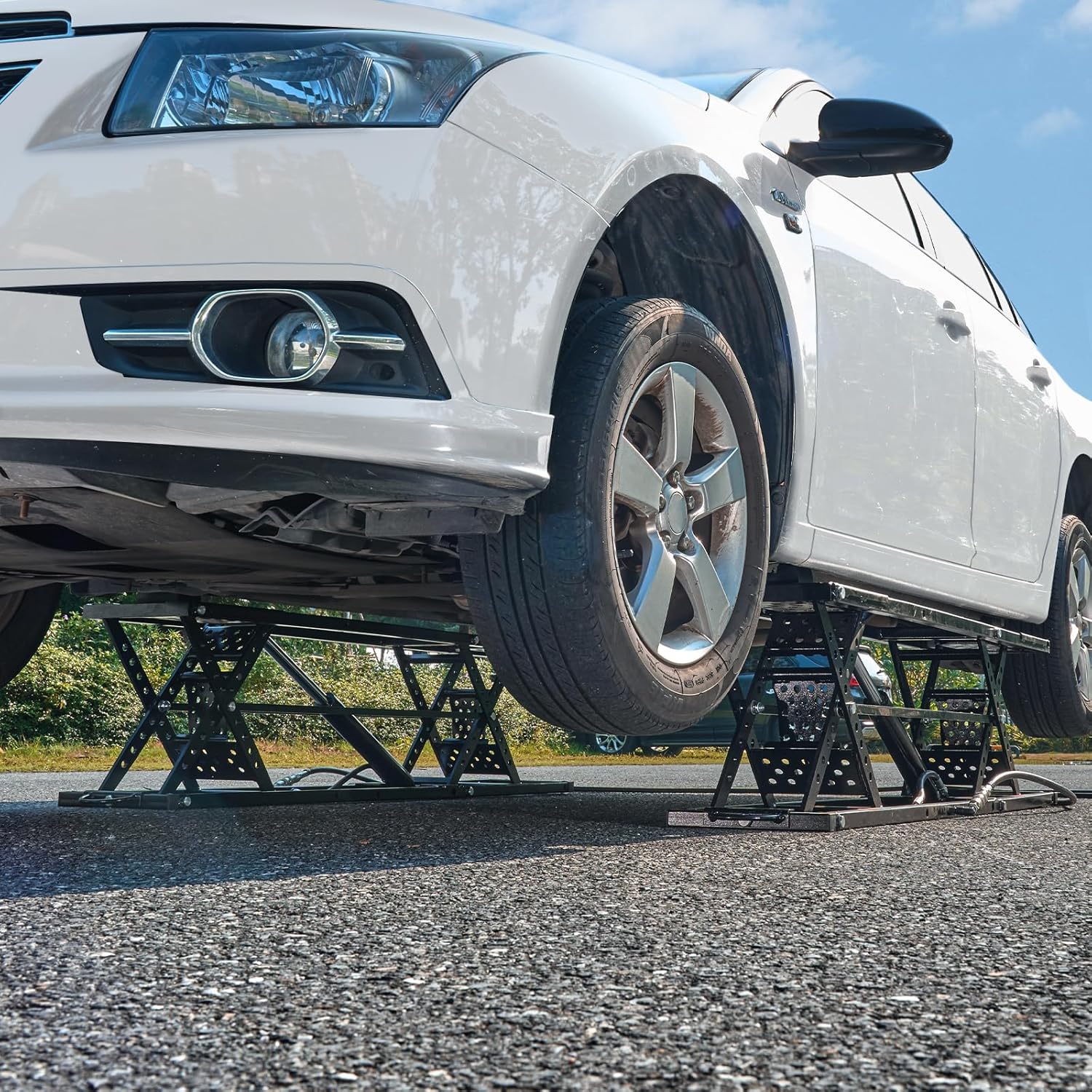 7,000 LBS Capacity Portable Car Lift, with Extended-Length Plates, 26.8" Max. Height, Heavy-Duty Carbon Steel Truck Lift with Power Unit for Home Garage Shop1 pcs